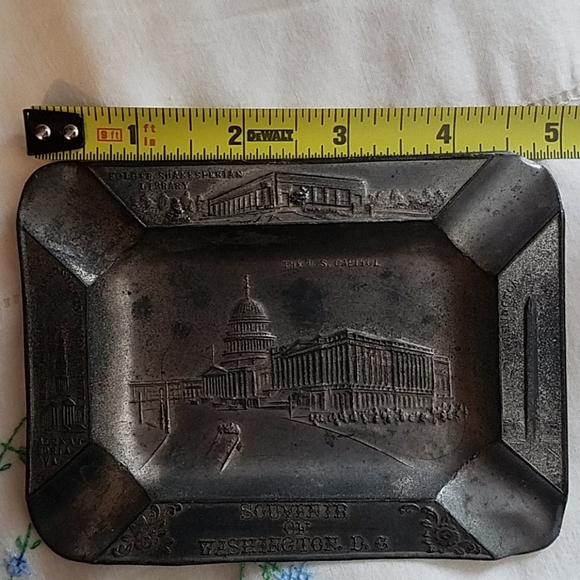 Vintage DC Souvenir Ashtray - Picture 5 of 10